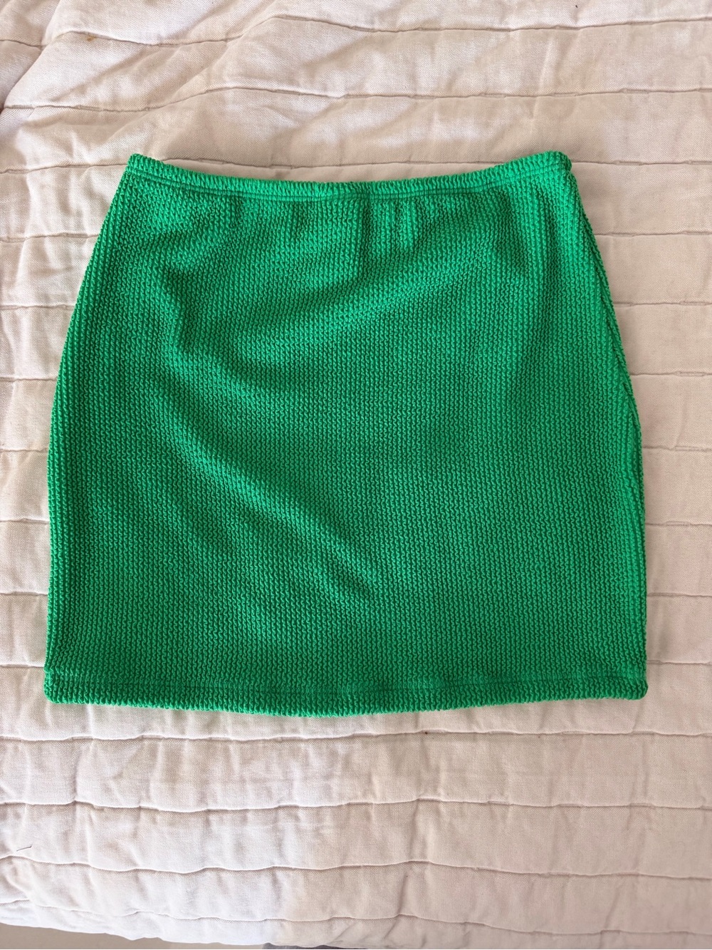 Good American stretchy swim skirt - Picture 3 of 4